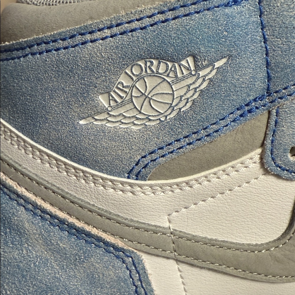 Nike White and Blue High-Top Sneakers- New in Box - Picture 6 of 6